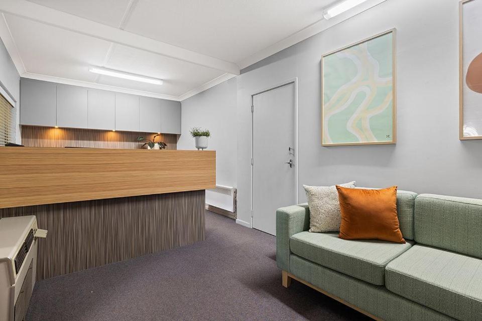 Oxley Court Serviced Apartments Канберра Экстерьер фото