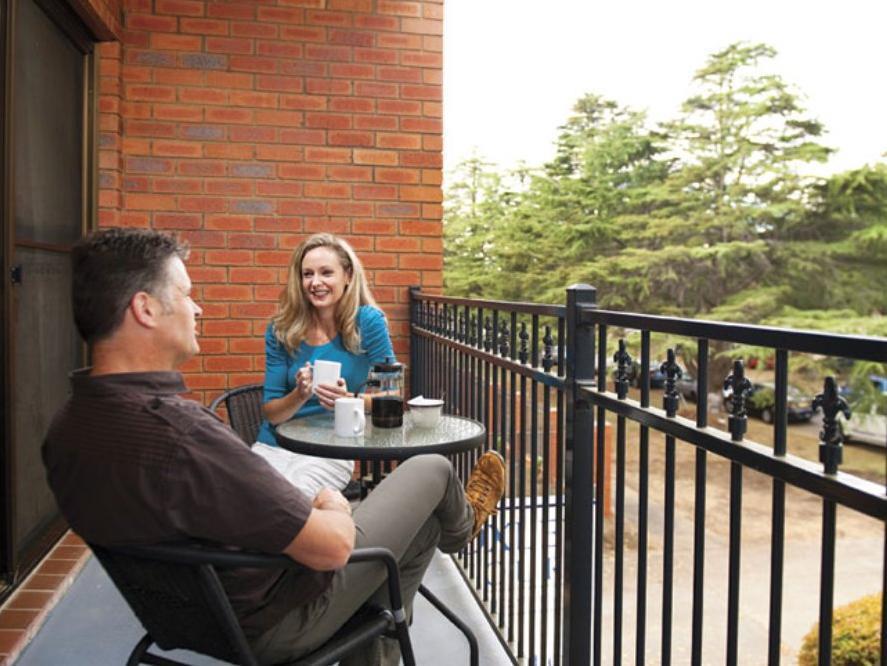 Oxley Court Serviced Apartments Канберра Экстерьер фото