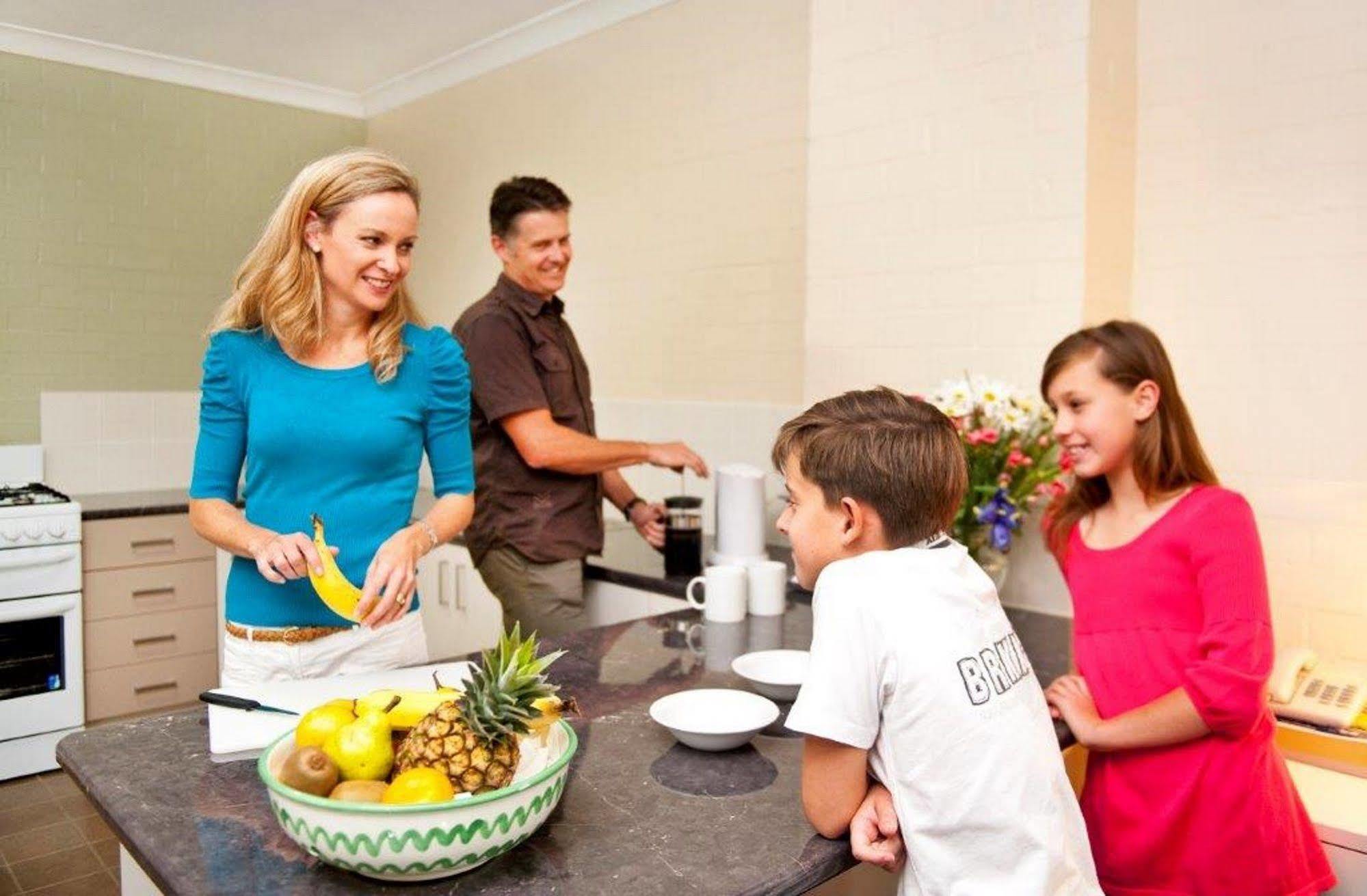 Oxley Court Serviced Apartments Канберра Экстерьер фото